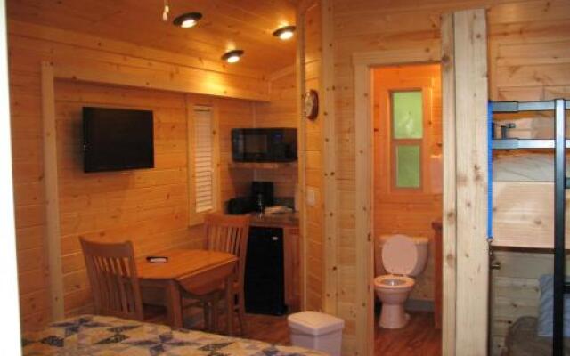 Mount Hood Village Deluxe Cabin 9