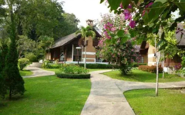 Roong Aroon Hot Spring Resort