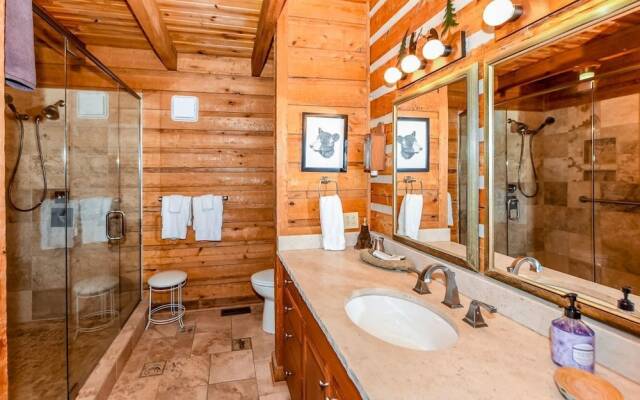 Tranquility - 4 Br home by RedAwning