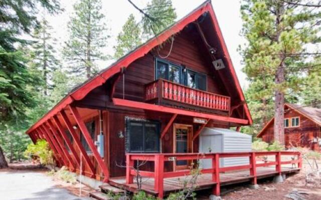 Weil Luxury Vacation Cabin by RedAwning