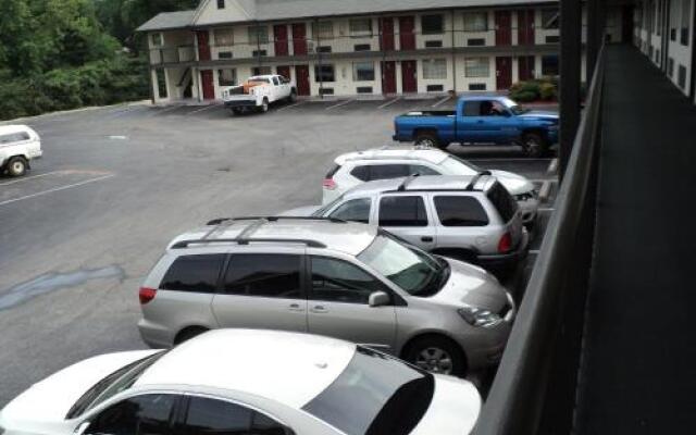 Knights Inn Cleveland