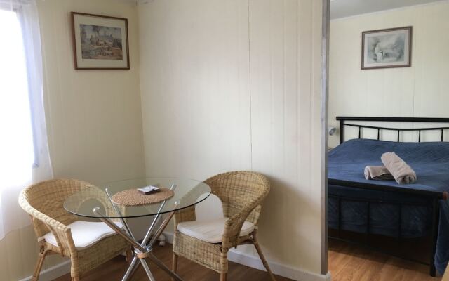 Inglewood Motel and Caravan Park