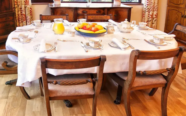 Broadlands Bed and breakfast