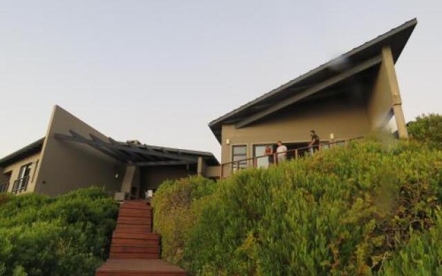 Farmhouse On The Rocks