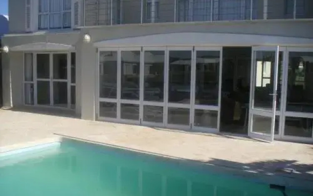 Waterside Living MM1404