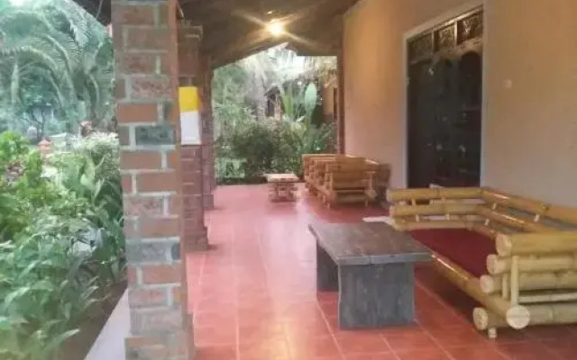 Dewi Bulan Bungalows
