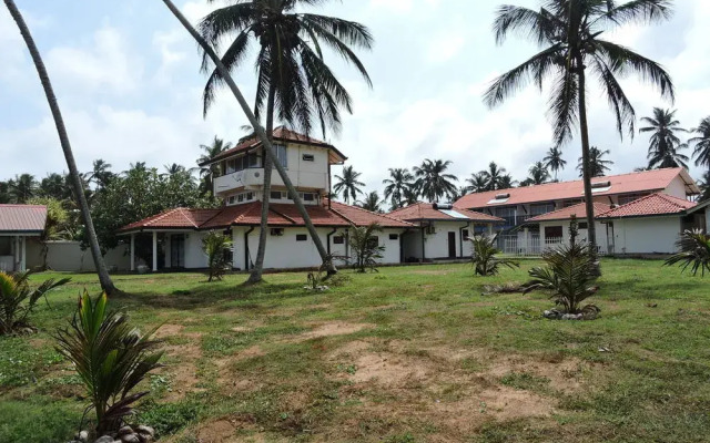 Platinum Marawila Hotel