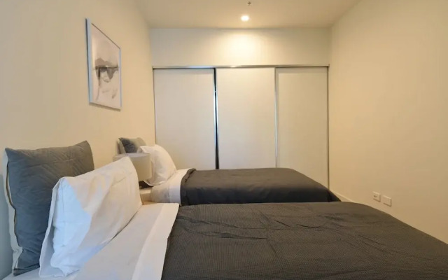 HFN Crown Shadow Play Apartment