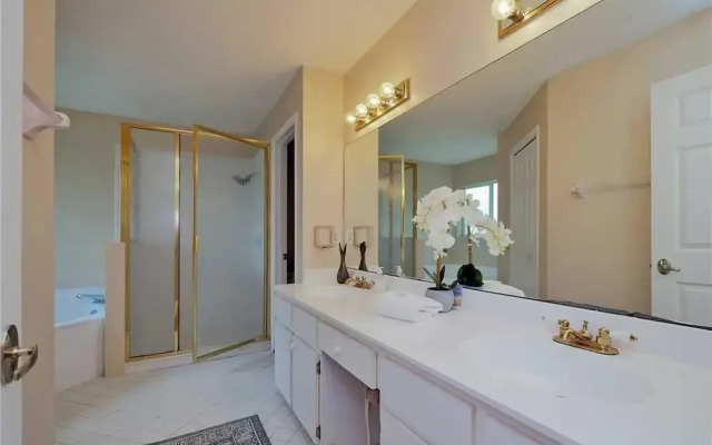 Palm Villa - Four Bedroom Home
