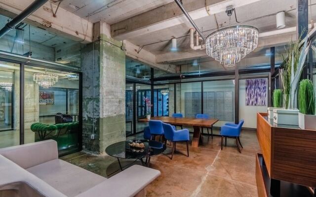 Stunning Bright & Airy Space w/ Amazing Views!