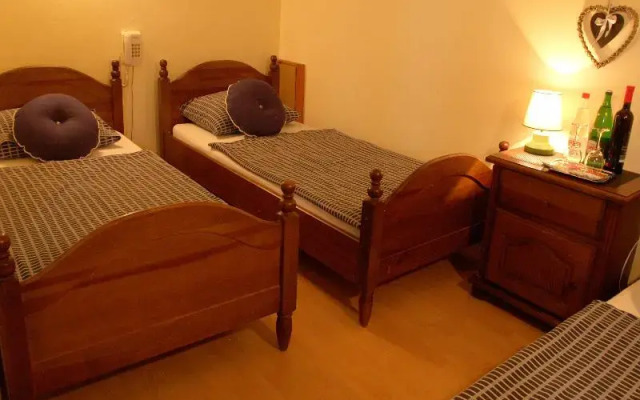 Queen Teuta Palace Resort
