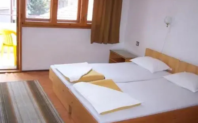 Guest House Kostandara