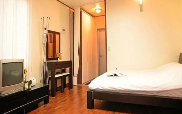 Bhouse Pension