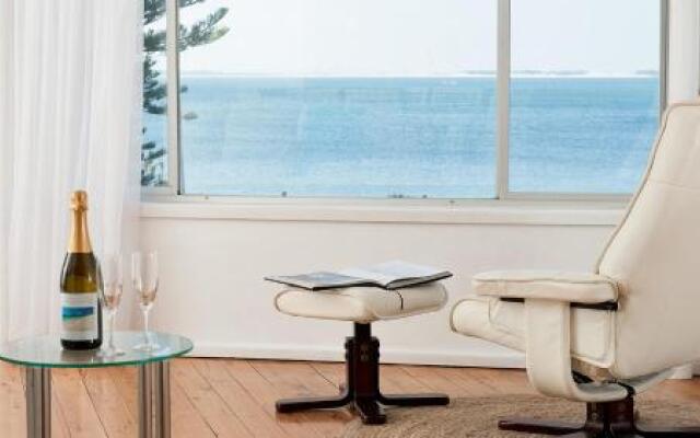 Sand Beach House - breathtaking view, and amazing position directly opposite the beach!