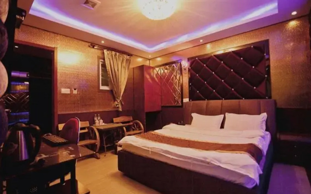 Qingdao Laiyinbao Business Hotel
