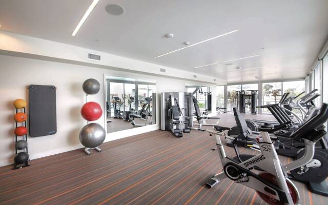 Hollywood Apartments by Barsala