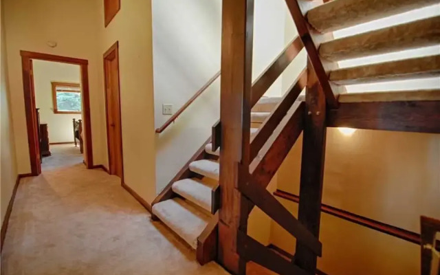 1380 Commonwealth Drive - 3 Br Home