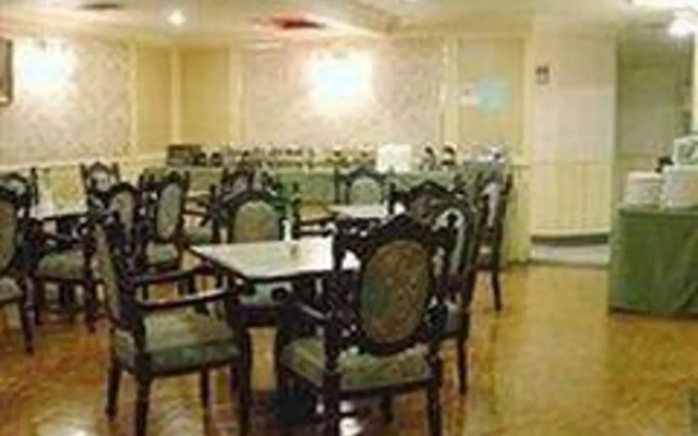 Royal Castle Hotel