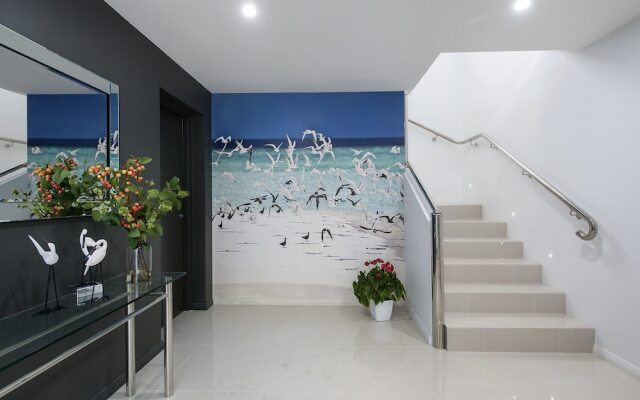 Stunning Waters Penthouse, Sandy Point Road, 46