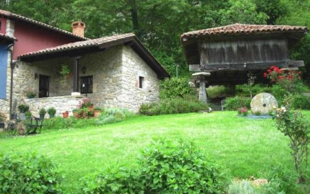 Casas Rurales El Corberu