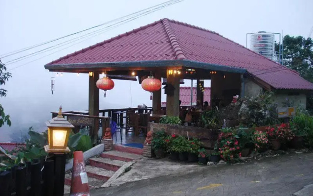 Baan See See Moutain View