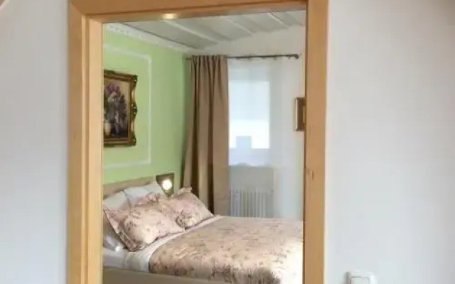 Golden GaPa Central Family Apartment 8