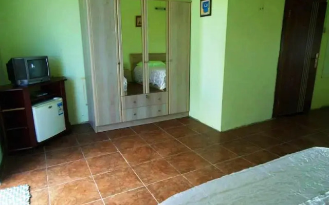 Coralie La Diffe'rence Guest House