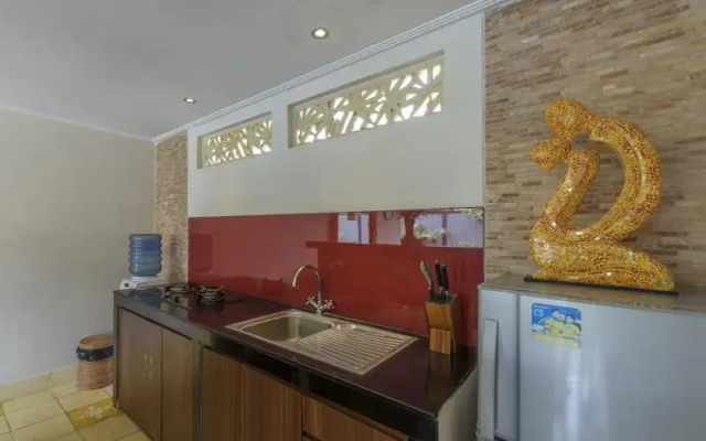 Elegant Private Villa, 3 BR, Seminyak With Staff