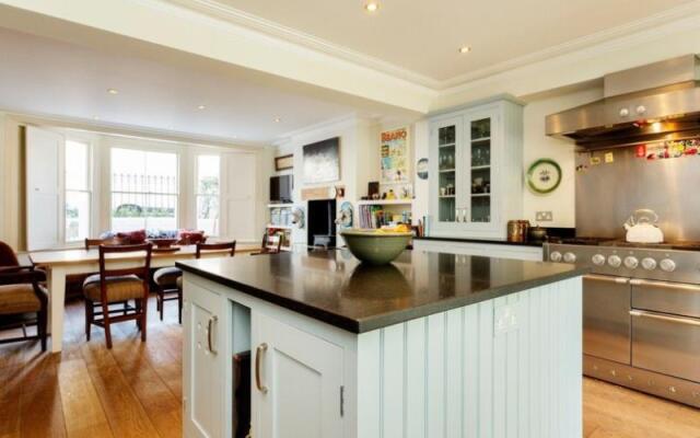 Veeve  5 Bed House Fitzwilliam Road Clapham