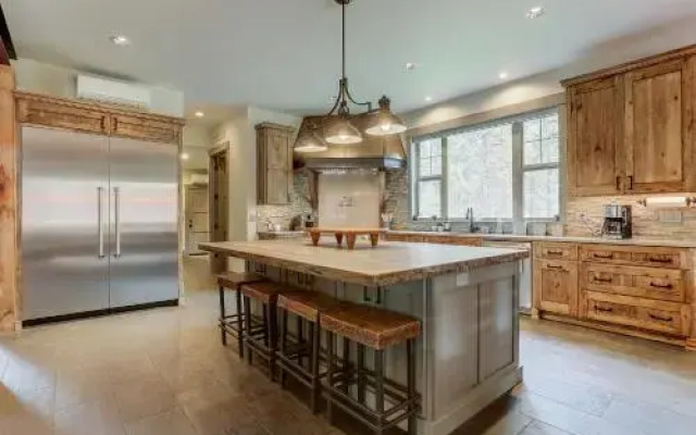Canyon Ranch - 5 Br Home