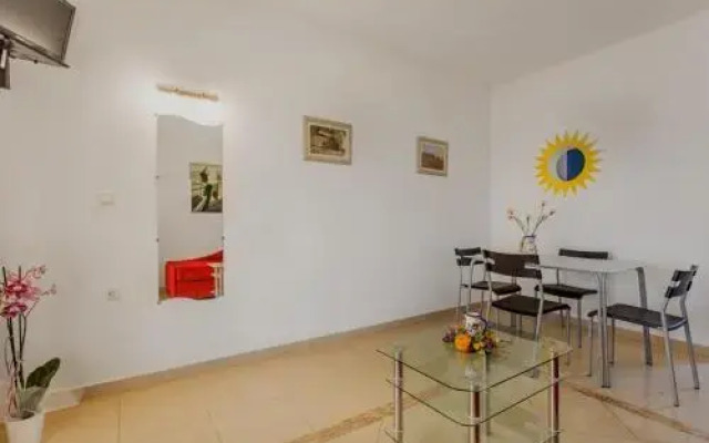 Saint George Hotel & Rooms