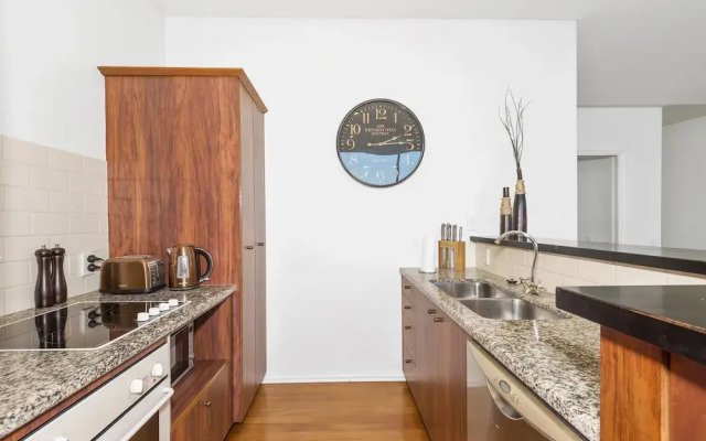 2BR 2 Level Penthouse with Seaviews