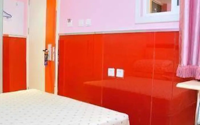 Beijing Huayi Fashion Hotel