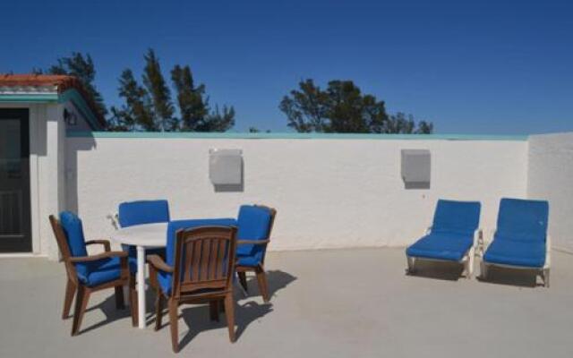 Ocean Park Terrace 203 by RedAwning