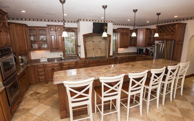 The Drake - 9 Br Home