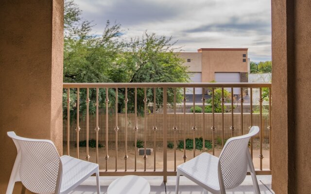 Luxe Apartments North Scottsdale by WanderJaunt