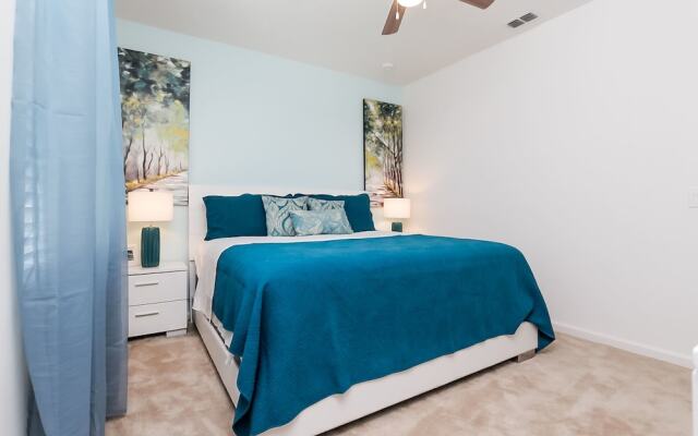 Solterra - 5204 Oakbourne Avenue