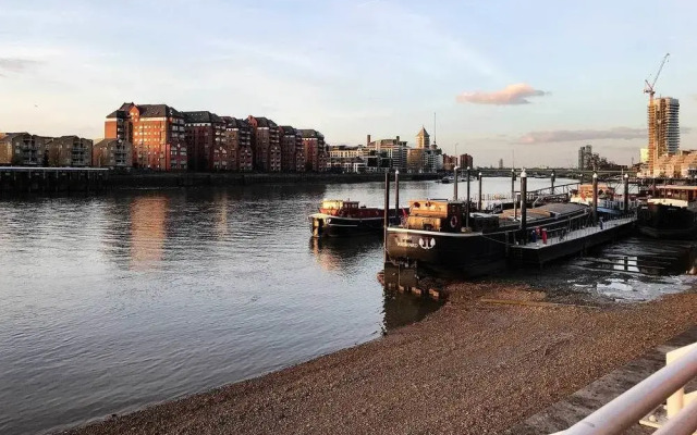 Veeve - Riverside Pad
