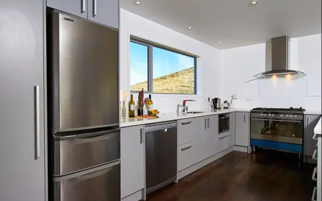 Shearwater Holiday Home by Kaikoura Holiday Home