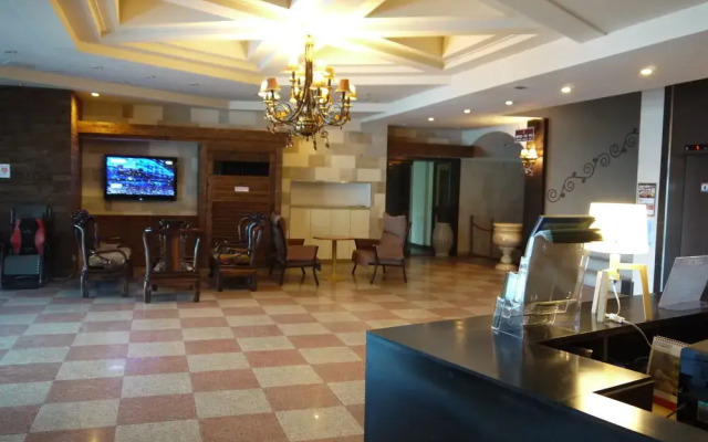 UN Tourist Hotel