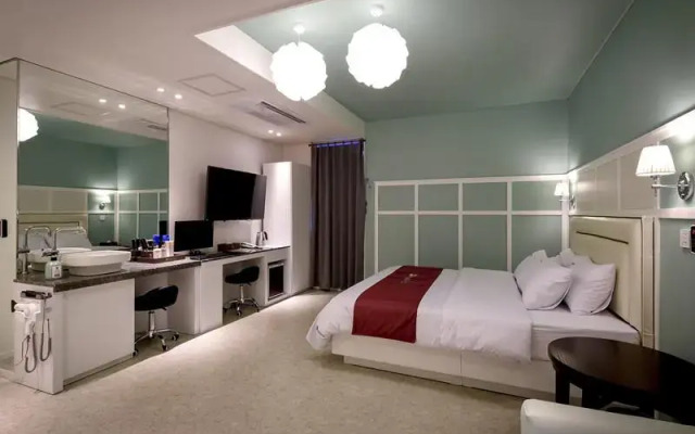 Gimpo Arisu Hotel