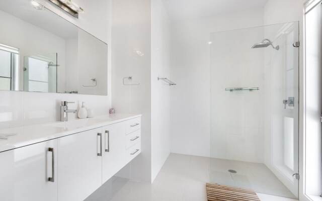 Sandy Point Road, 7A