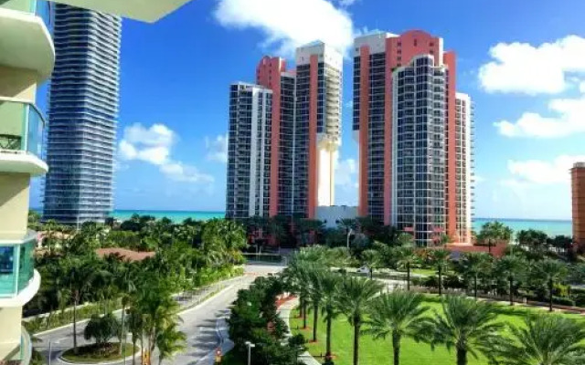MIAMI O. Reserve Luxury Condos