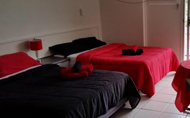 Aussie Wolf Cairns Holiday Lodge Unit 37