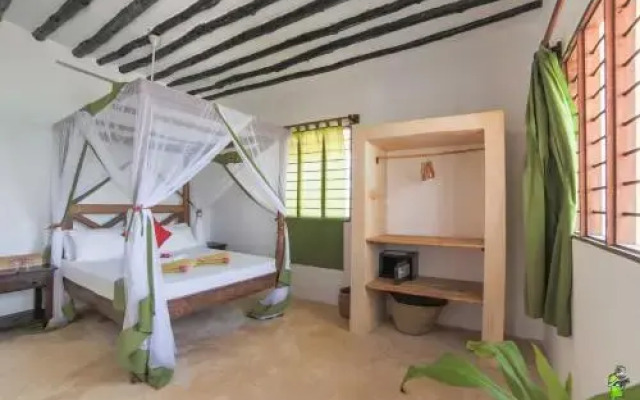 Red Monkey Beach Lodge