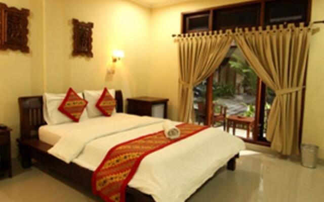 Surfaris Inn Poppies