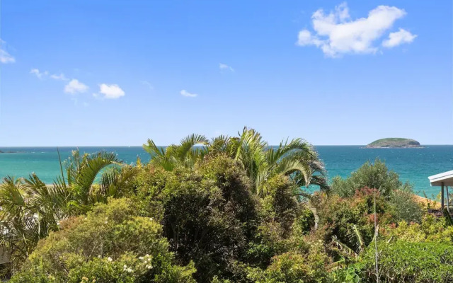 Emerald Seas Beach House - Ocean views