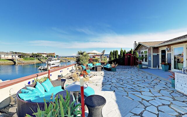 2254 Mariners Way Home