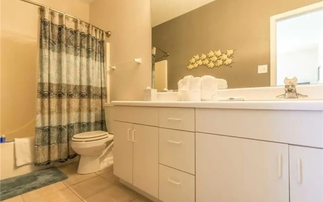 Romar Lakes 302B - 2 Br condo by RedAwning