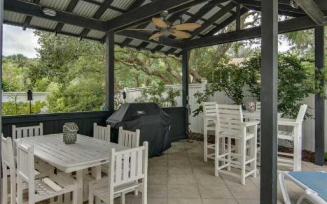 Cameron Boulevard 3901 by RedAwning